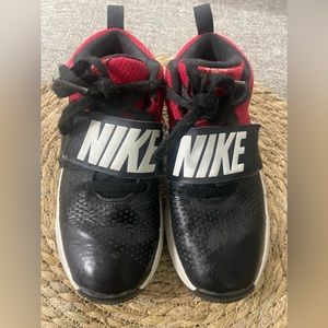 Nike Kids Baby Boy's Team Hustle D8